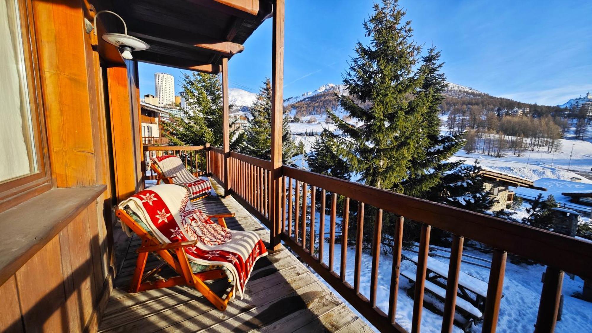 Hostdomus - Imperial Chalet Villa Colle Colle Sestriere Exterior photo